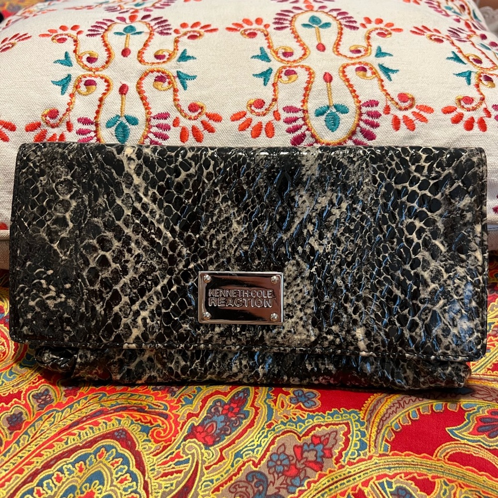 Kenneth Cole Reaction Snake Skin Wallet